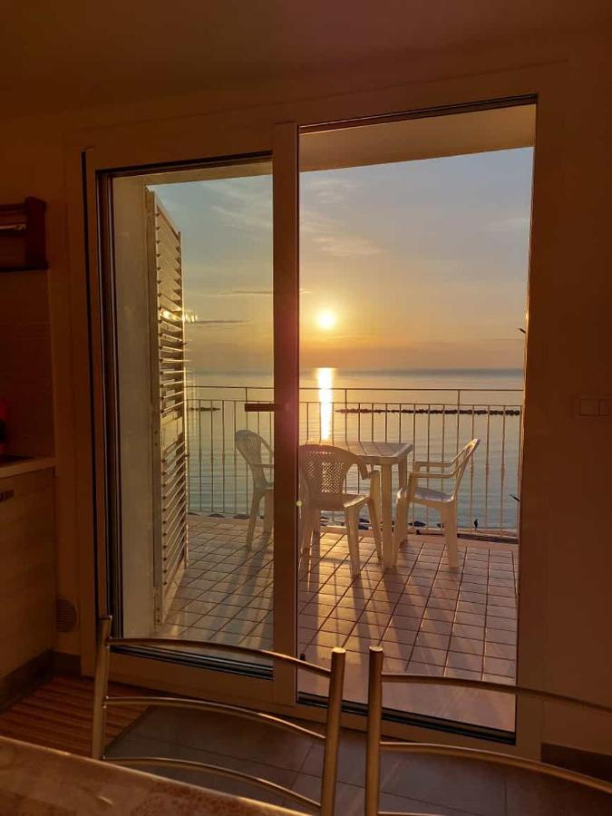Attico Fronte Mare Apartment Martinsicuro Exterior photo